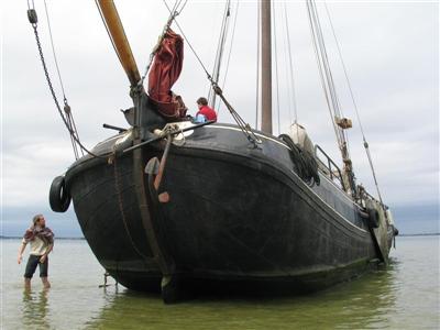 het
                    droogvallende schip