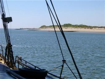 strand nabij haven vlieland