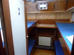 hut 2 met 4 eenparsoons kooien